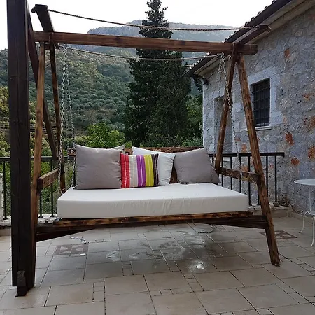 Stone House فيلة *